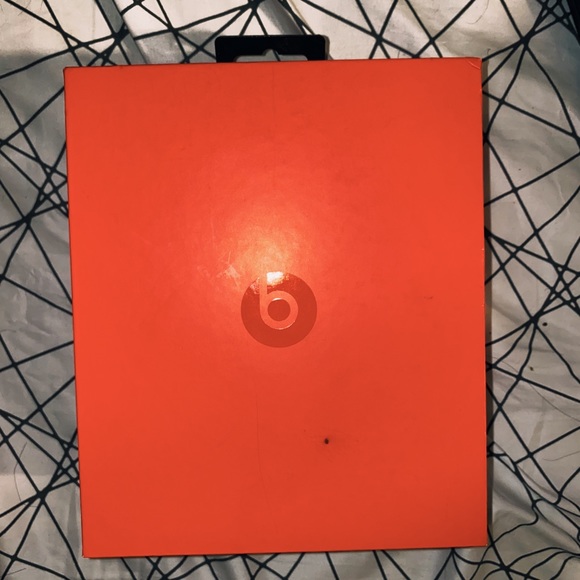 White solo beats - Picture 2 of 4